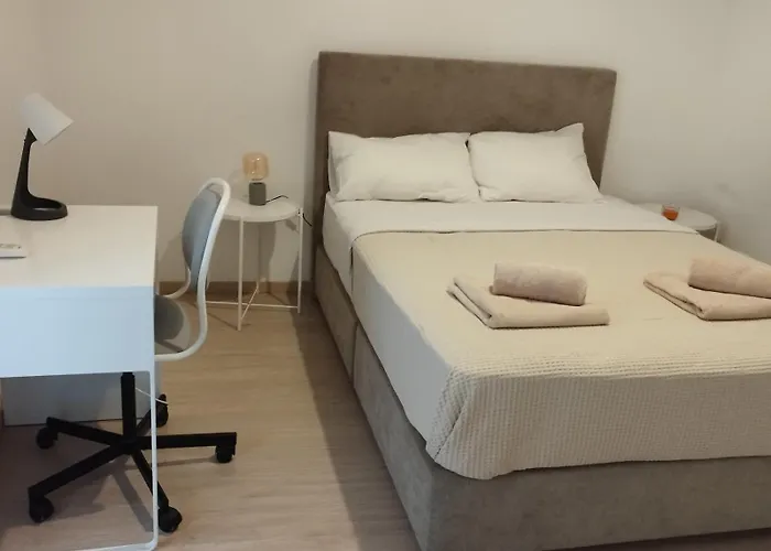 Maison Zenon Center *