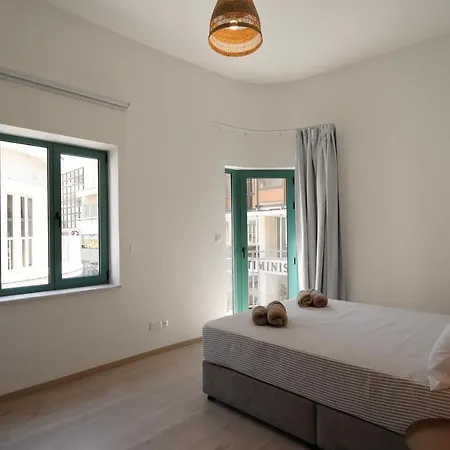 Maison Zenon Center * لارنكا